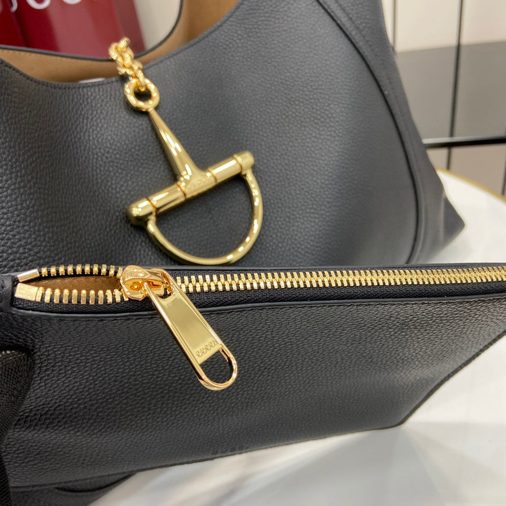 Gucci Softbit maxi shoulder bag, ‎837466 in black leather