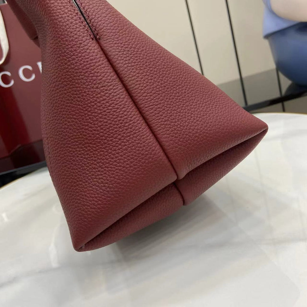 Gucci Softbit medium top handle bag, 837467 in wine red leather