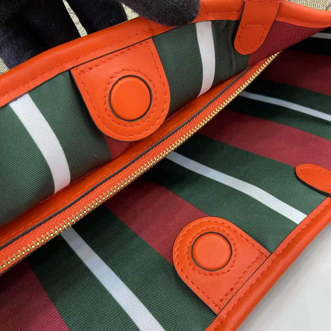 Gucci GG Emblem large tote bag 815213 in orange fabric