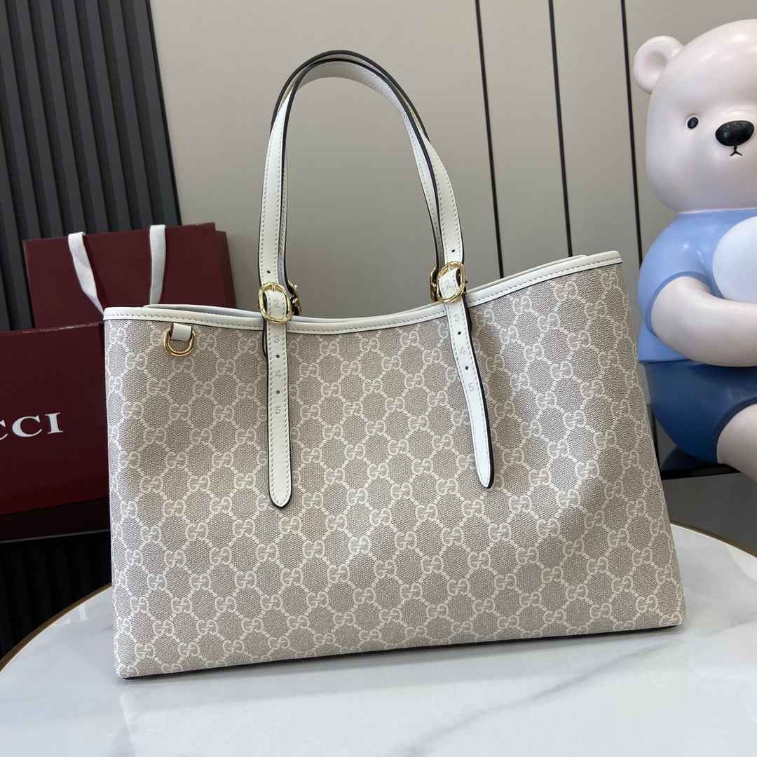 Gucci GG Emblem large tote bag 815213 in white fabric