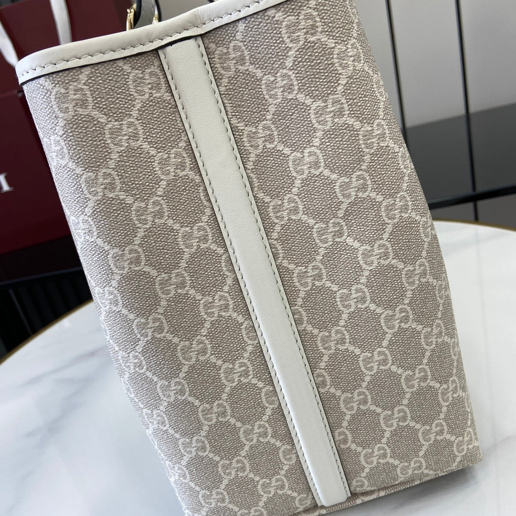 Gucci GG Emblem large tote bag 815213 in white fabric