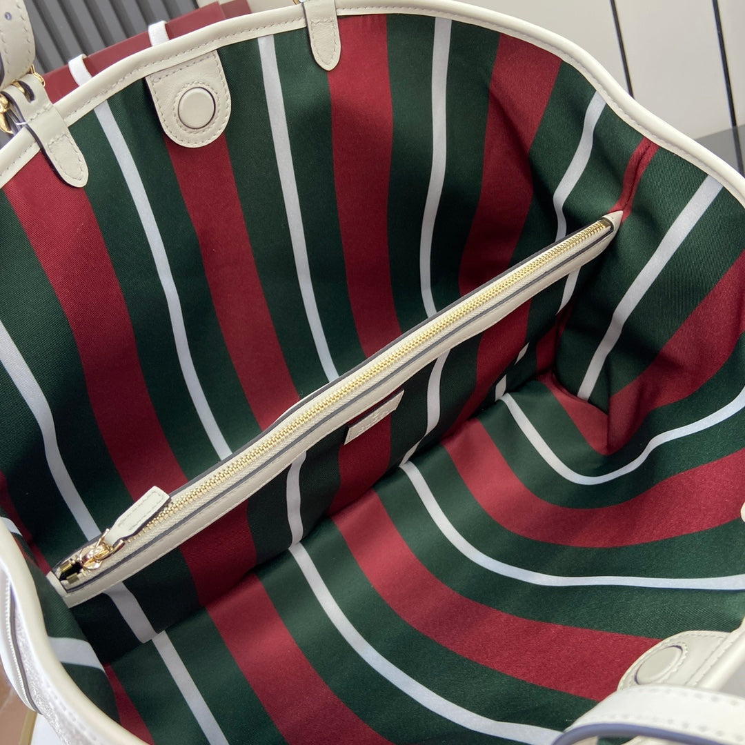 Gucci GG Emblem large tote bag 815213 in white fabric