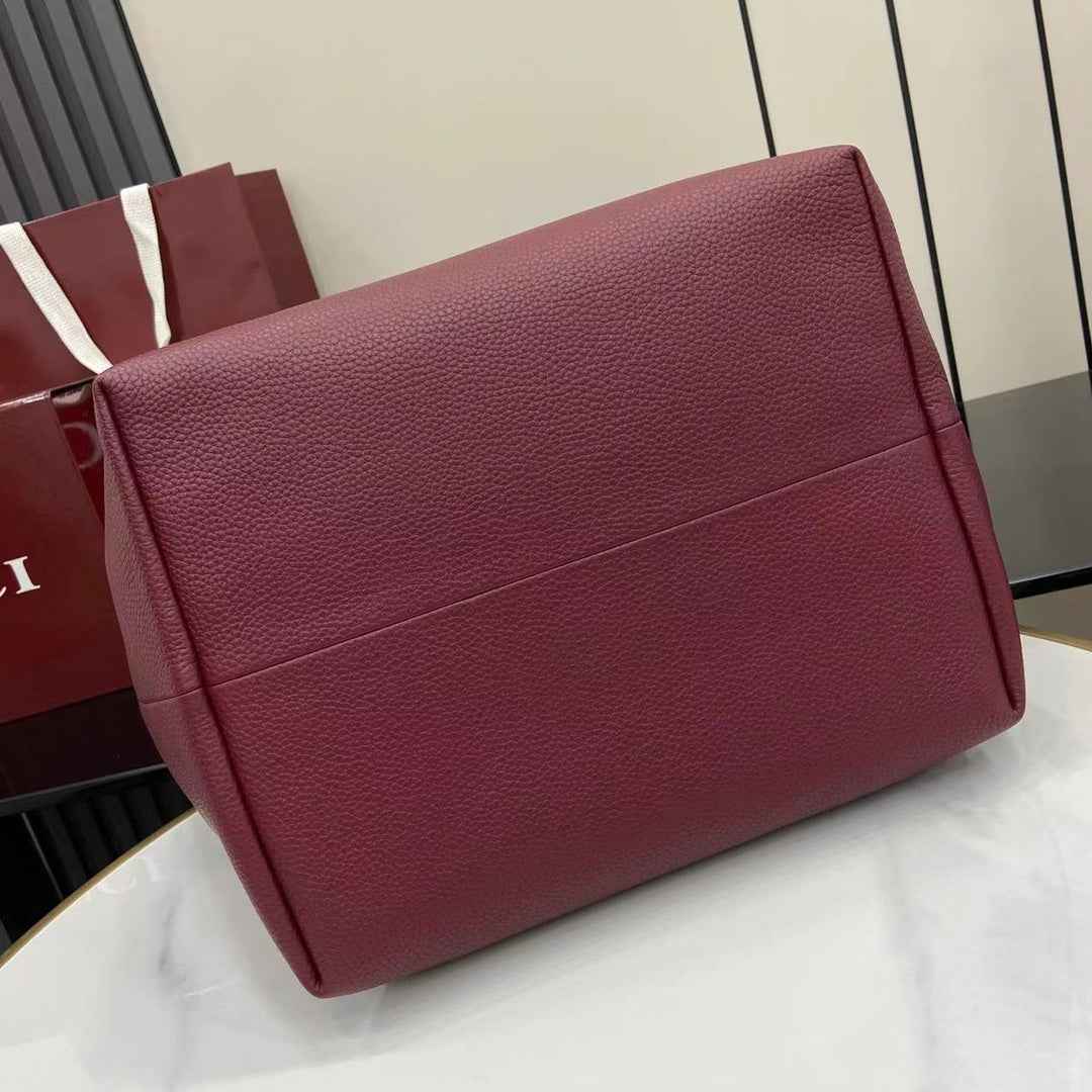Gucci Totissima large reversible tote bag ‎839112 Rosso Ancora red leather