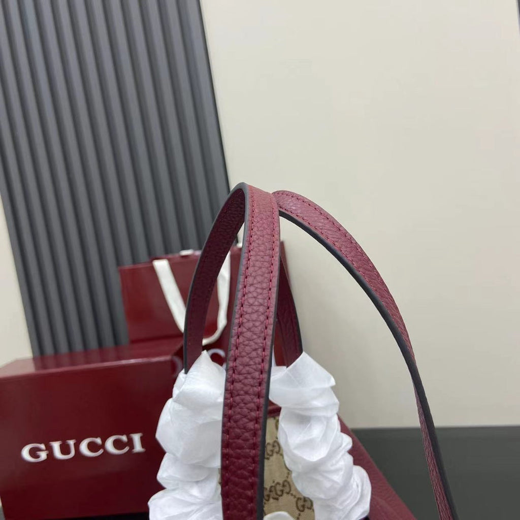 Gucci Totissima large reversible tote bag ‎839112 Rosso Ancora red leather