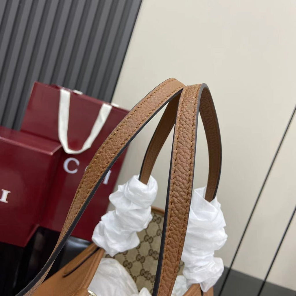 Gucci Totissima large reversible tote bag ‎839112 brown leather