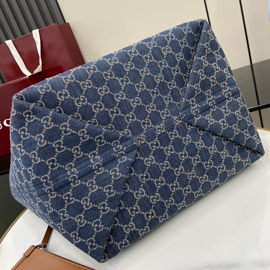 Gucci Totissima medium tote bag, ‎820481 in blue GG denim