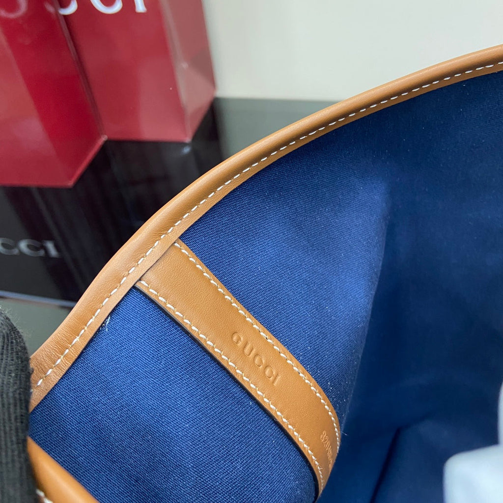 Gucci Totissima medium tote bag, ‎820481 in blue GG denim