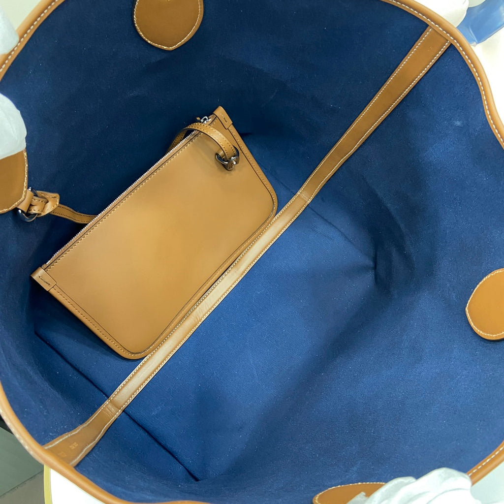 Gucci Totissima medium tote bag, ‎820481 in blue GG denim