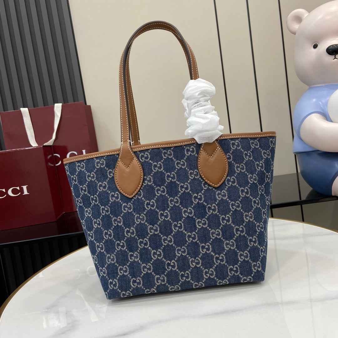 Gucci Totissima small reversible tote, 820496 in dark blue denim