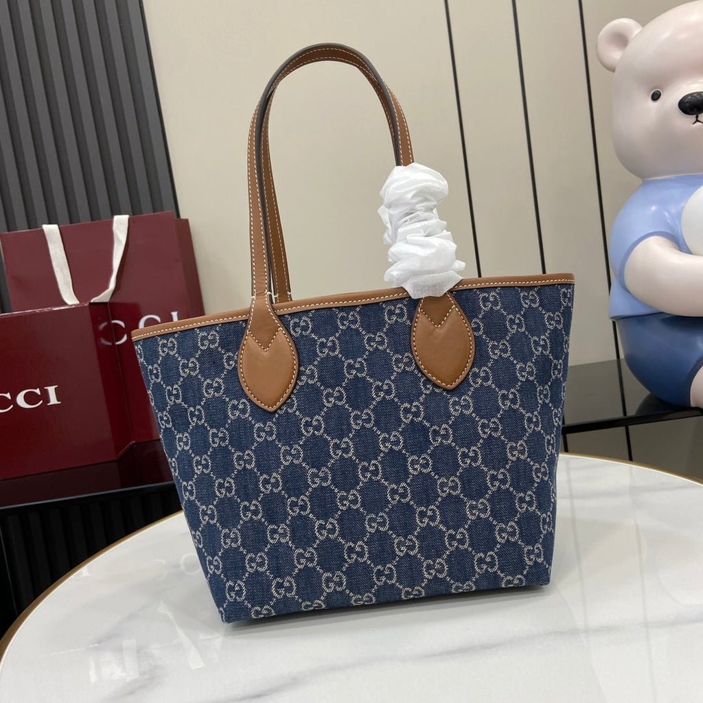 Gucci Totissima small reversible tote, 820496 in dark blue denim