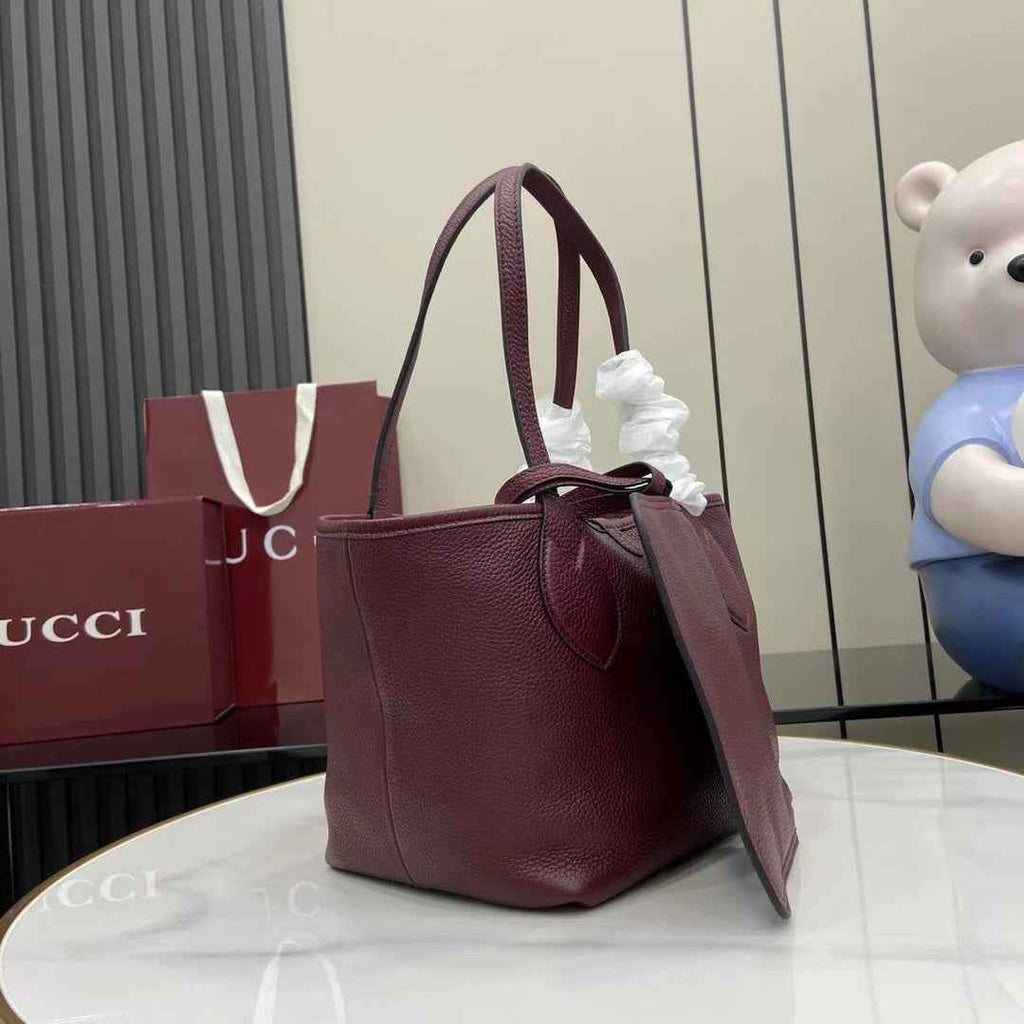 Gucci Totissima small reversible tote bag in Rosso Ancora red leather ‎839124