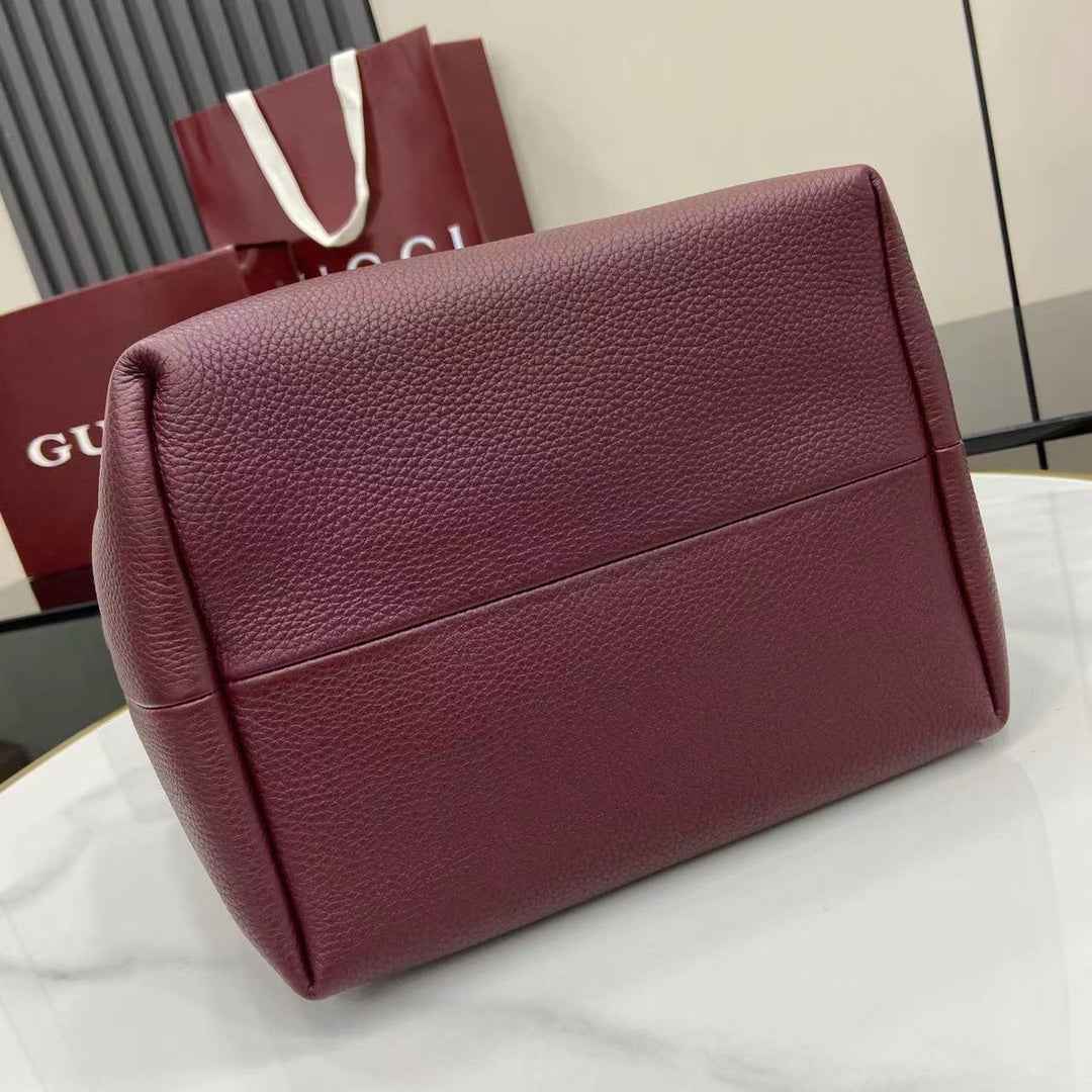 Gucci Totissima small reversible tote bag in Rosso Ancora red leather ‎839124