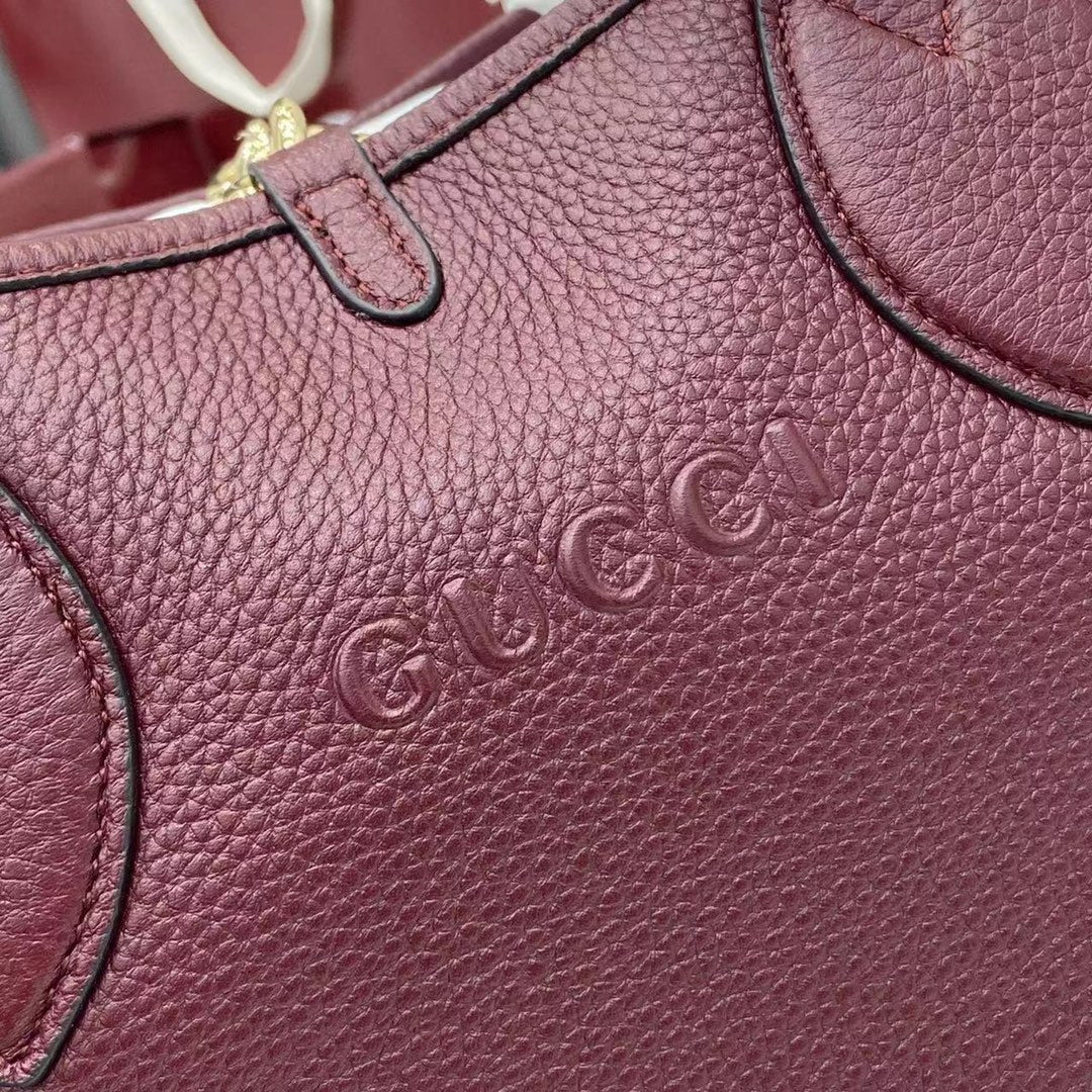 Gucci Totissima small reversible tote bag in Rosso Ancora red leather ‎839124
