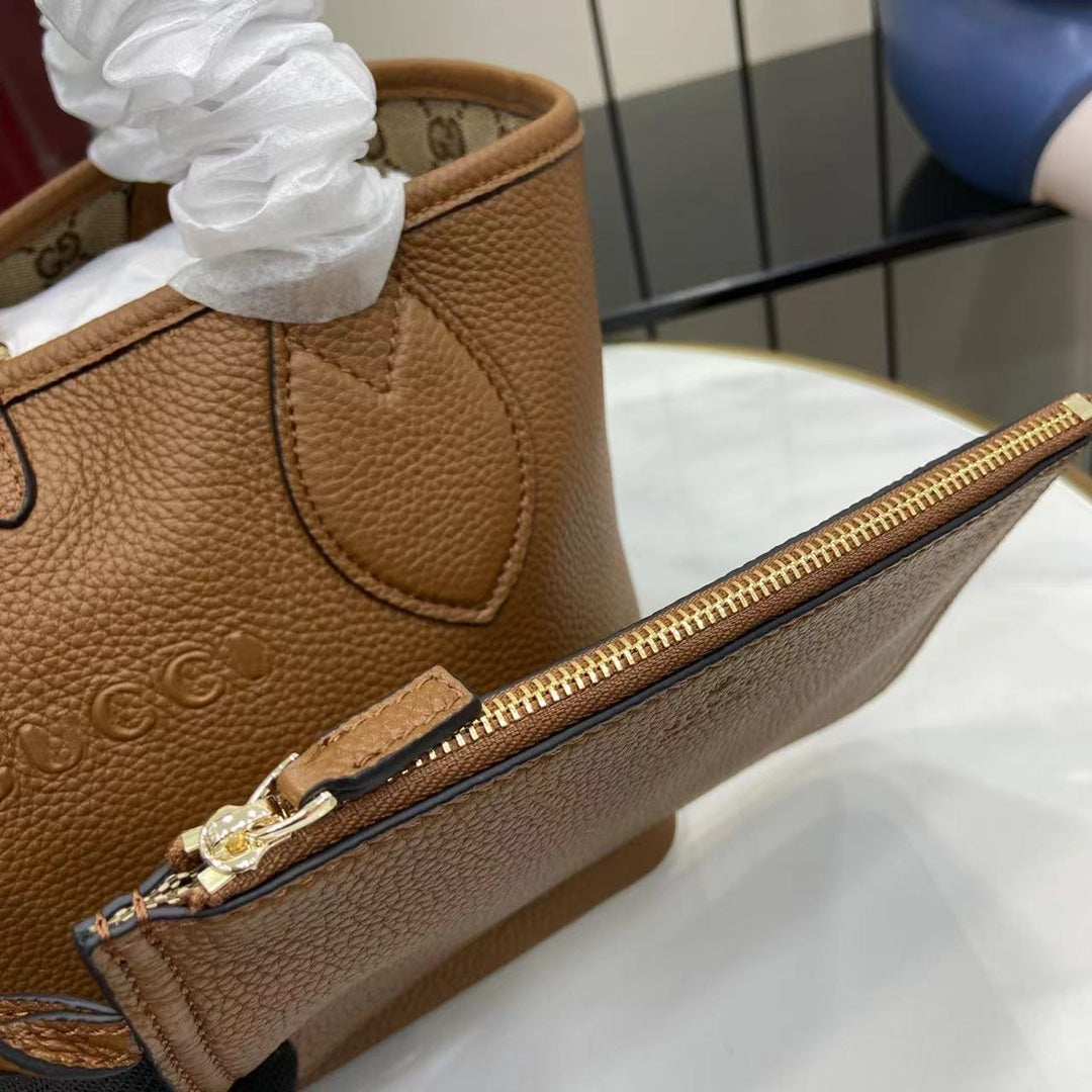 Gucci Totissima small reversible tote bag in brown leather ‎839124