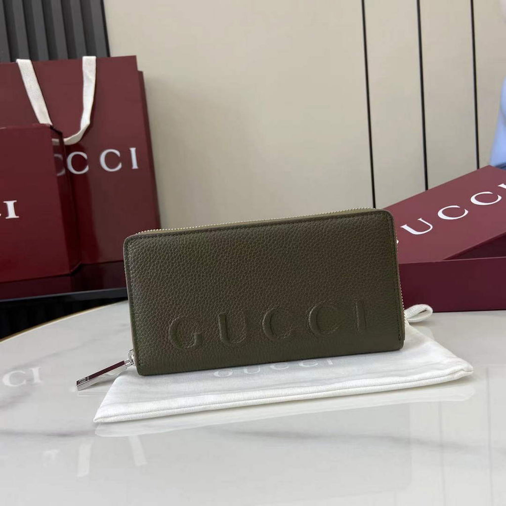 Gucci Zip around wallet with logo 835120 in green leather