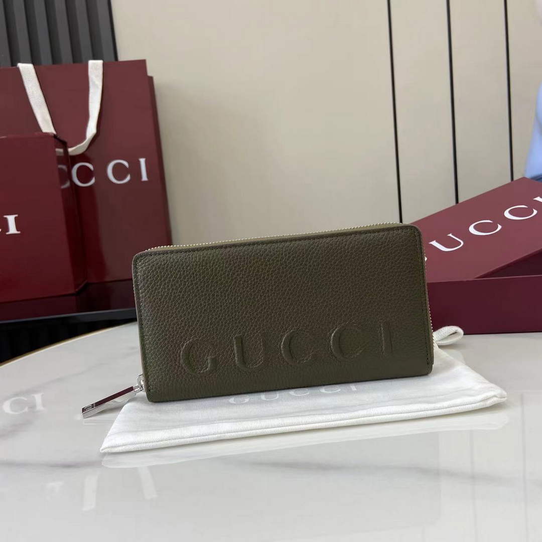 Gucci Zip around wallet with logo 835120 in green leather