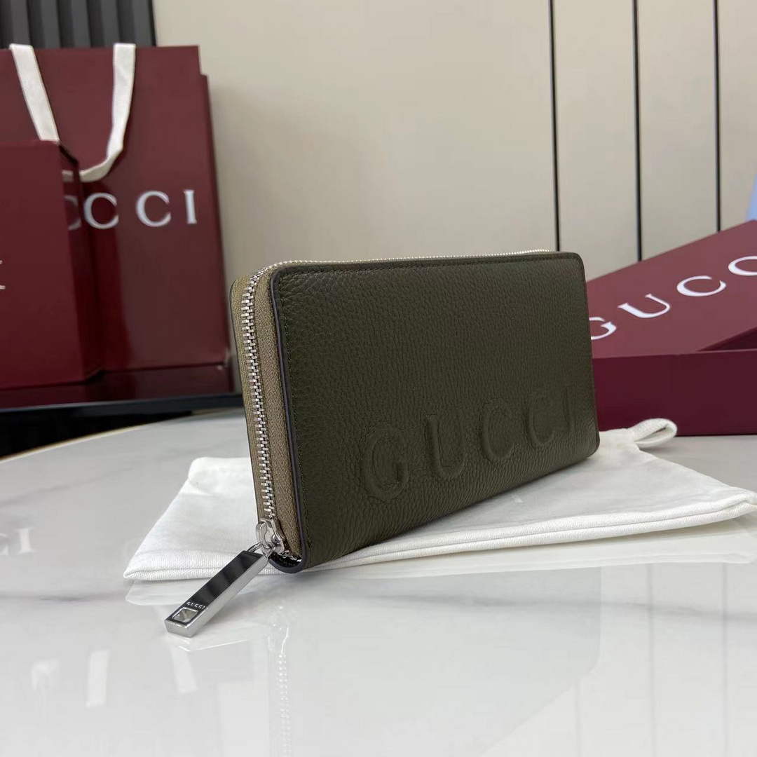 Gucci Zip around wallet with logo 835120 in green leather