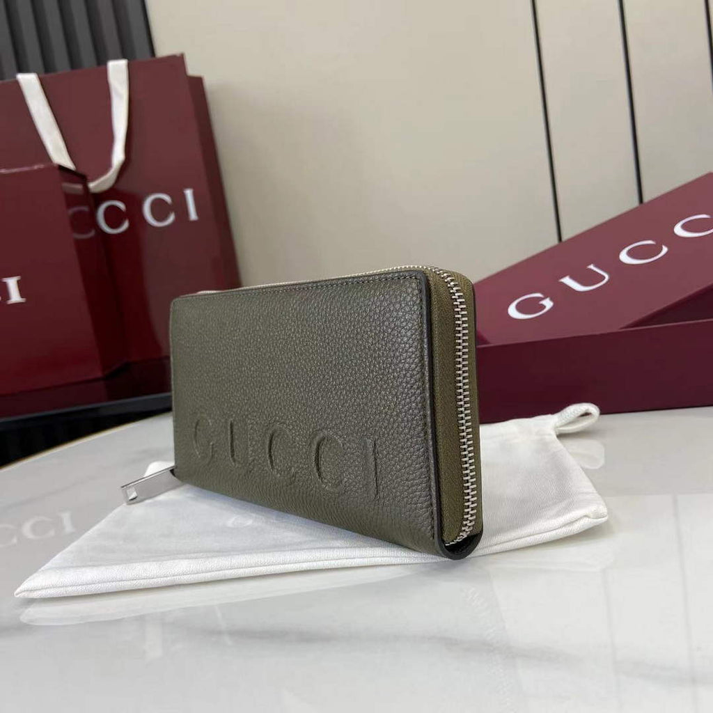 Gucci Zip around wallet with logo 835120 in green leather