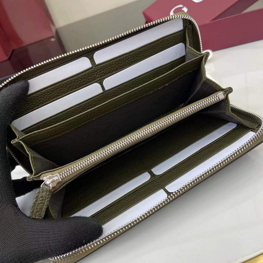 Gucci Zip around wallet with logo 835120 in green leather