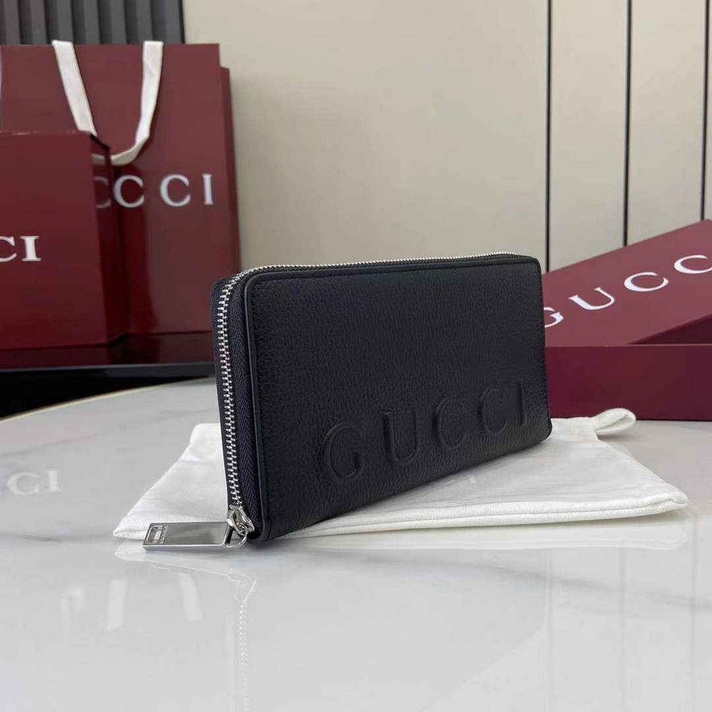 Gucci Zip around wallet with logo 835120 in black leather