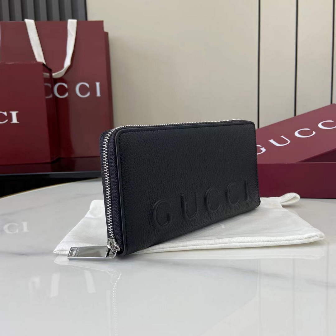 Gucci Zip around wallet with logo 835120 in black leather
