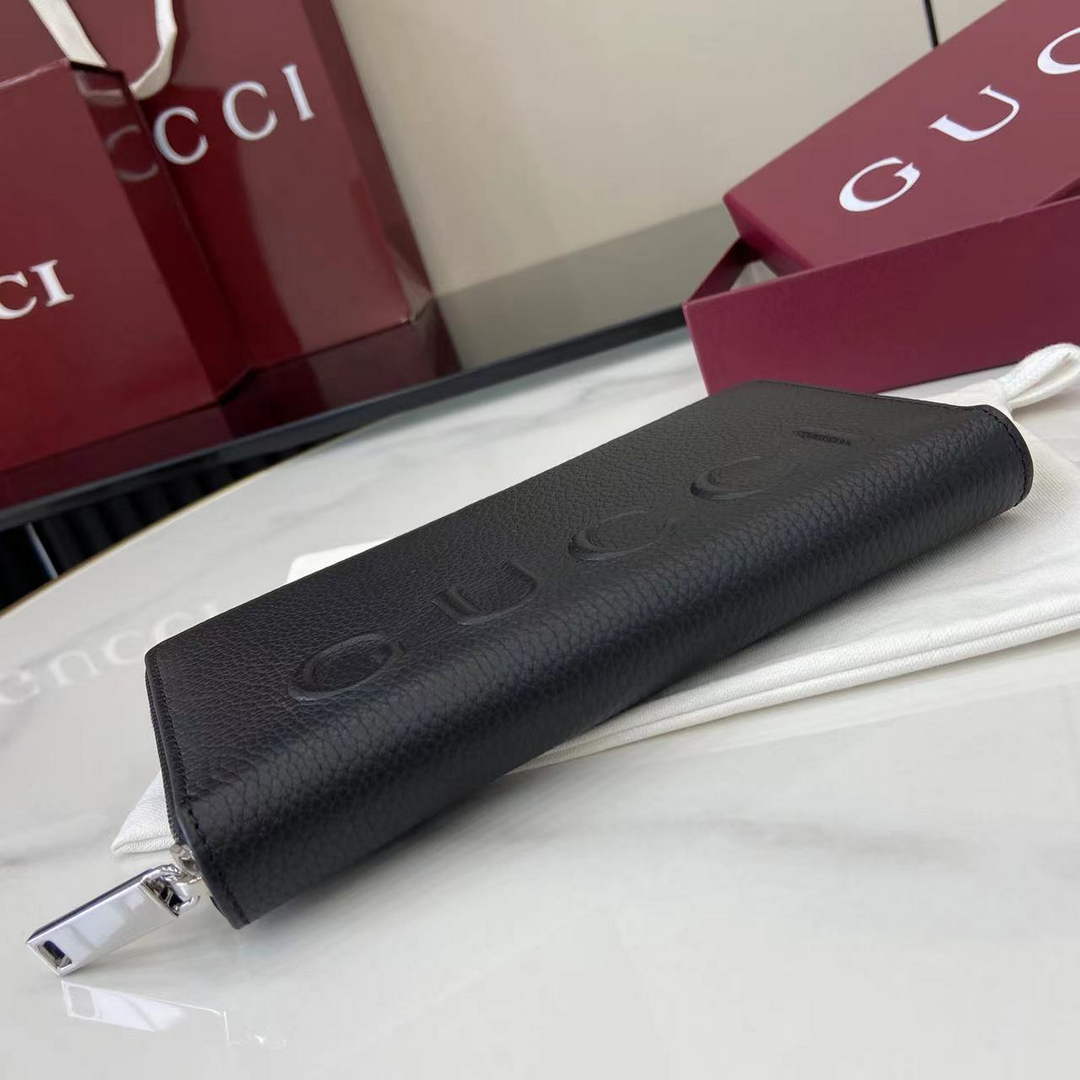 Gucci Zip around wallet with logo 835120 in black leather
