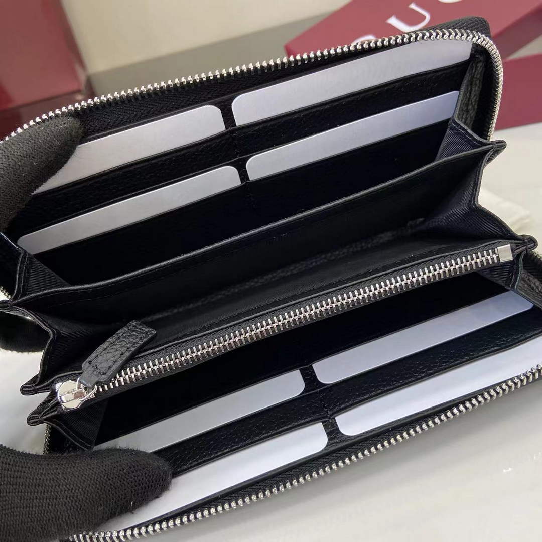 Gucci Zip around wallet with logo 835120 in black leather