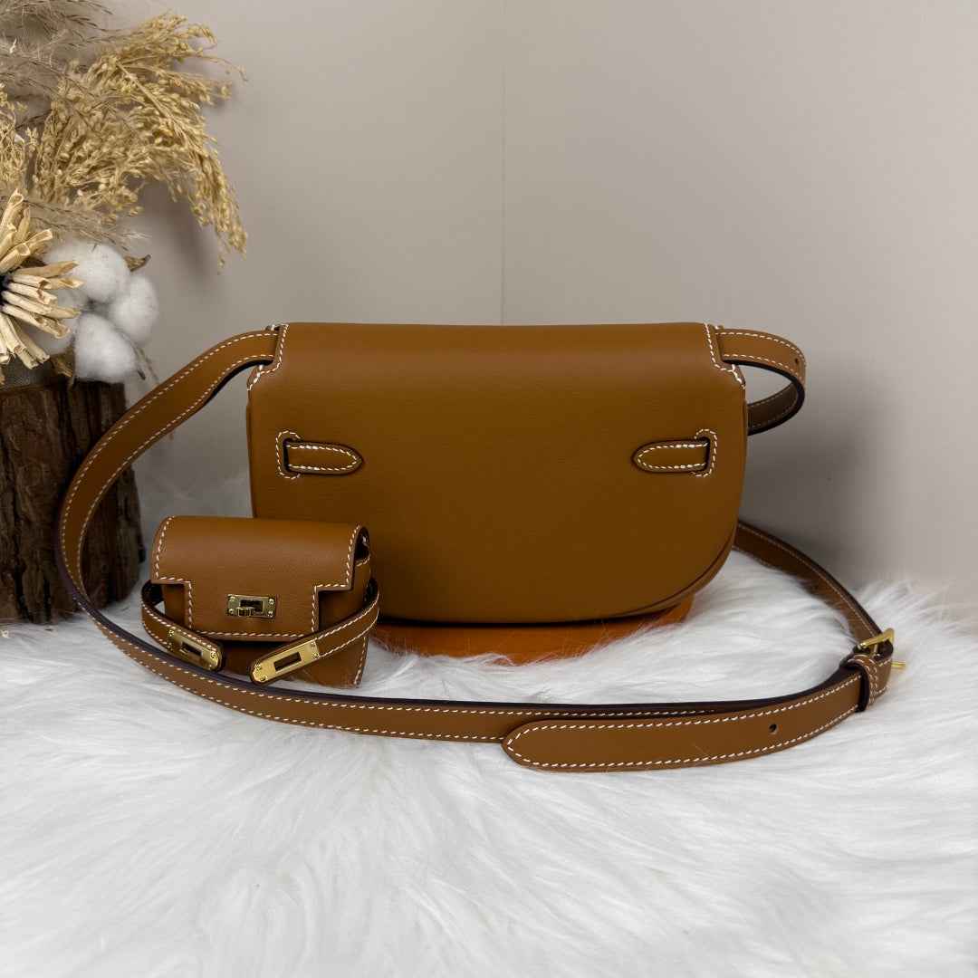 Hermès Brown Swift Kelly Moove Bag Gold 825662
