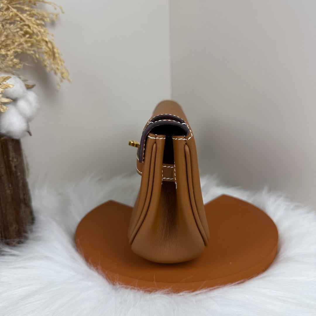 Hermès Brown Swift Kelly Moove Bag Gold 825662