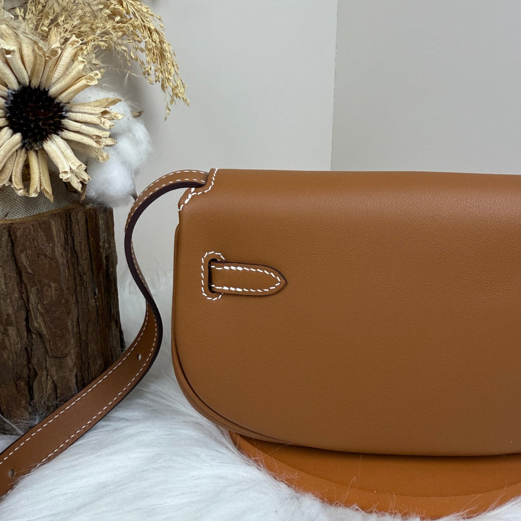 Hermès Brown Swift Kelly Moove Bag Gold 825662