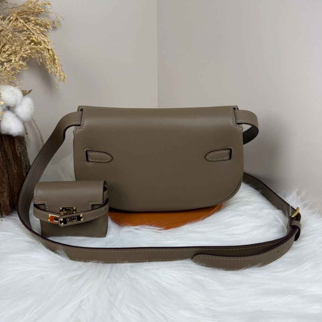 Hermès Dark Gray Swift Kelly Moove Bag Gold 825665