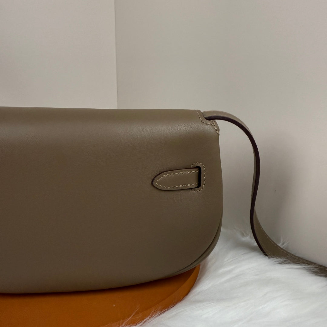 Hermès Dark Gray Swift Kelly Moove Bag Gold 825665