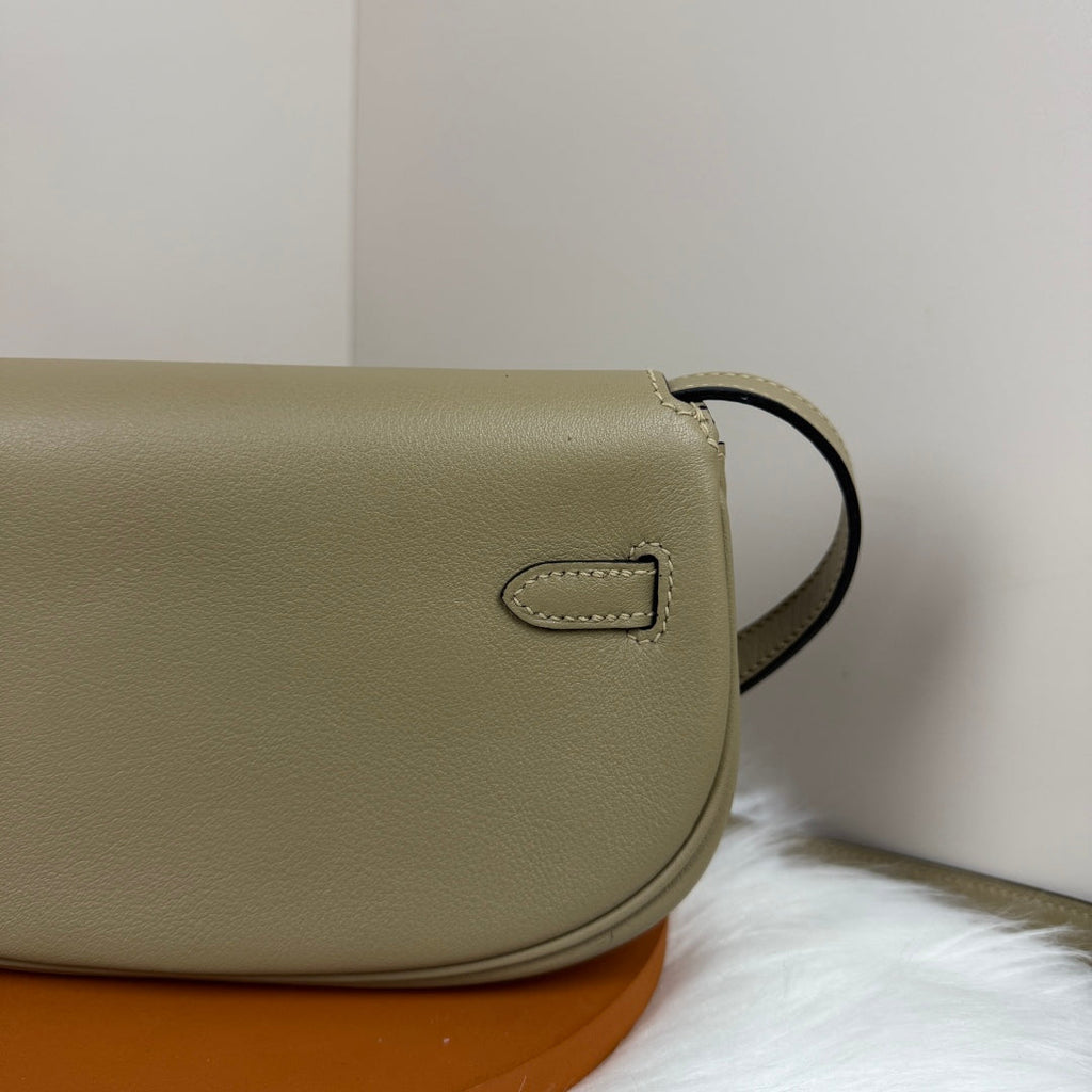 Hermès Gray Swift Kelly Moove Bag Silver 825666