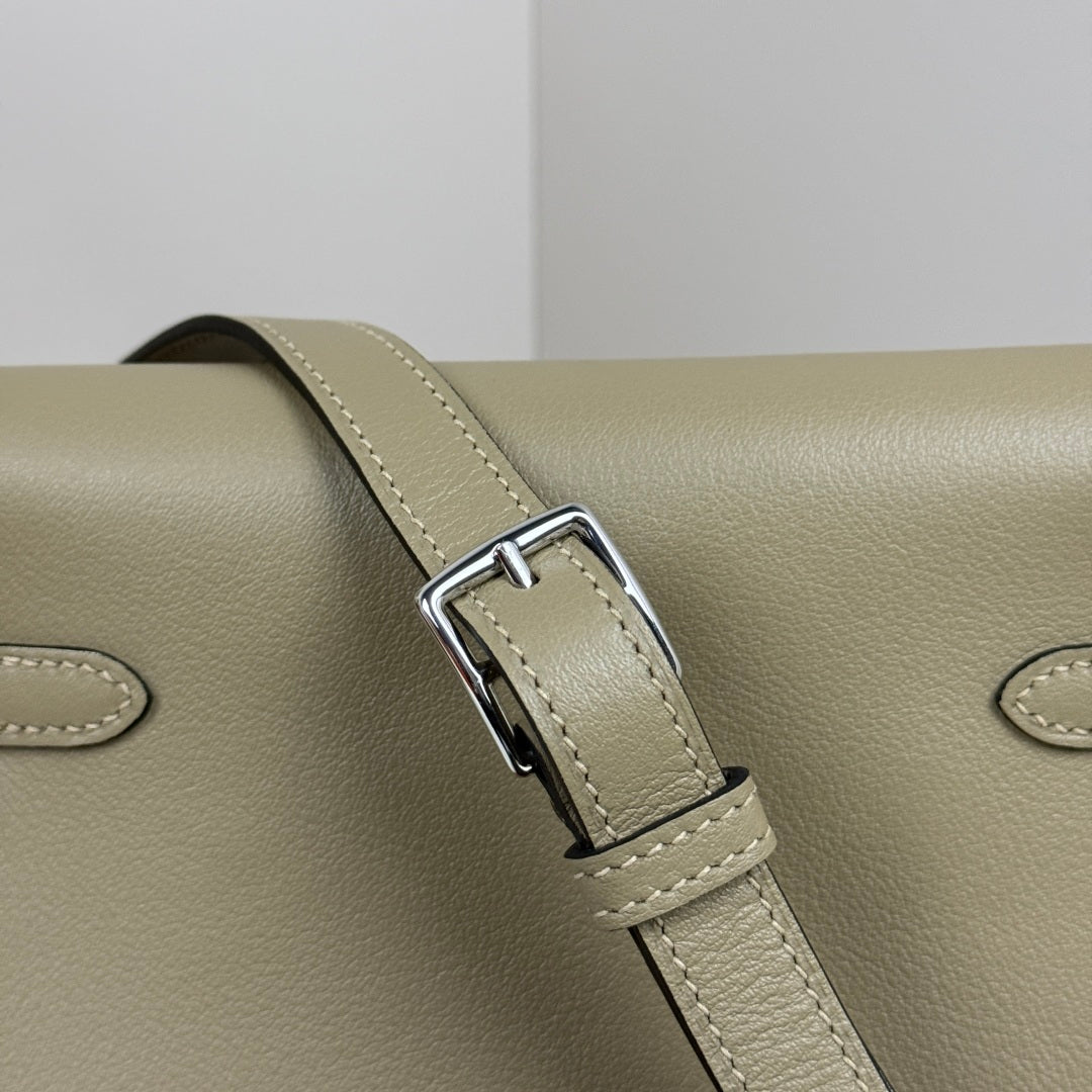 Hermès Gray Swift Kelly Moove Bag Silver 825666