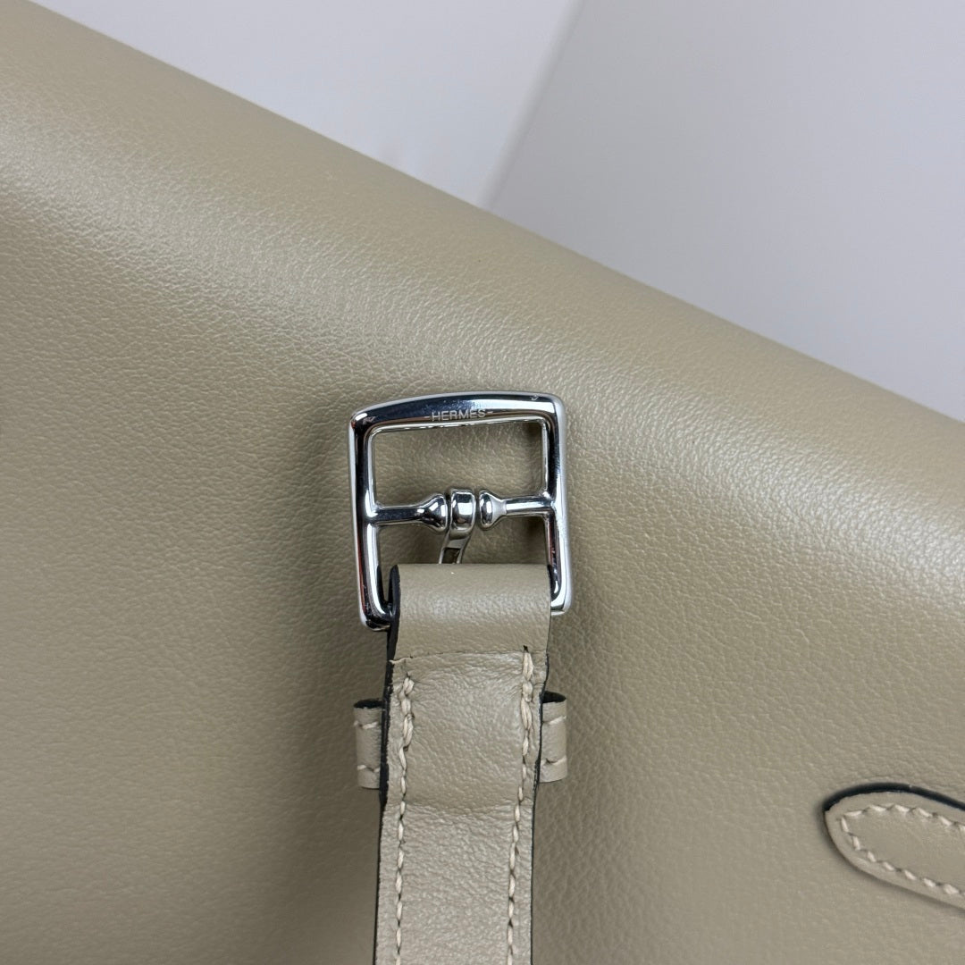 Hermès Gray Swift Kelly Moove Bag Silver 825666