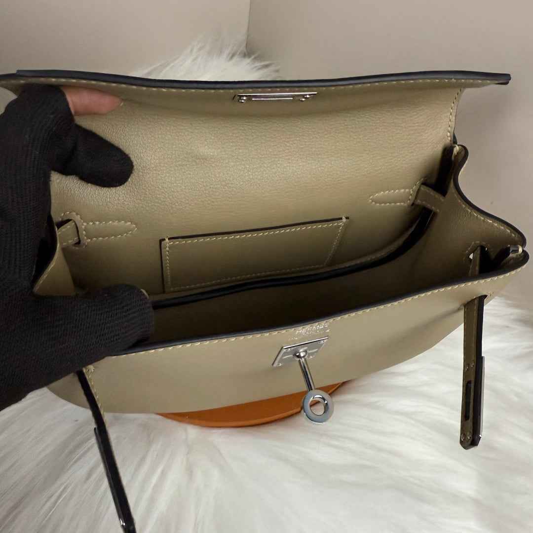 Hermès Gray Swift Kelly Moove Bag Silver 825666