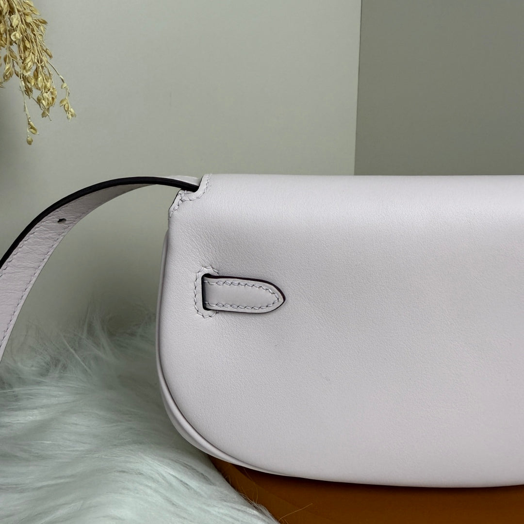 Hermès Pink Swift Kelly Moove Bag Gold 825668