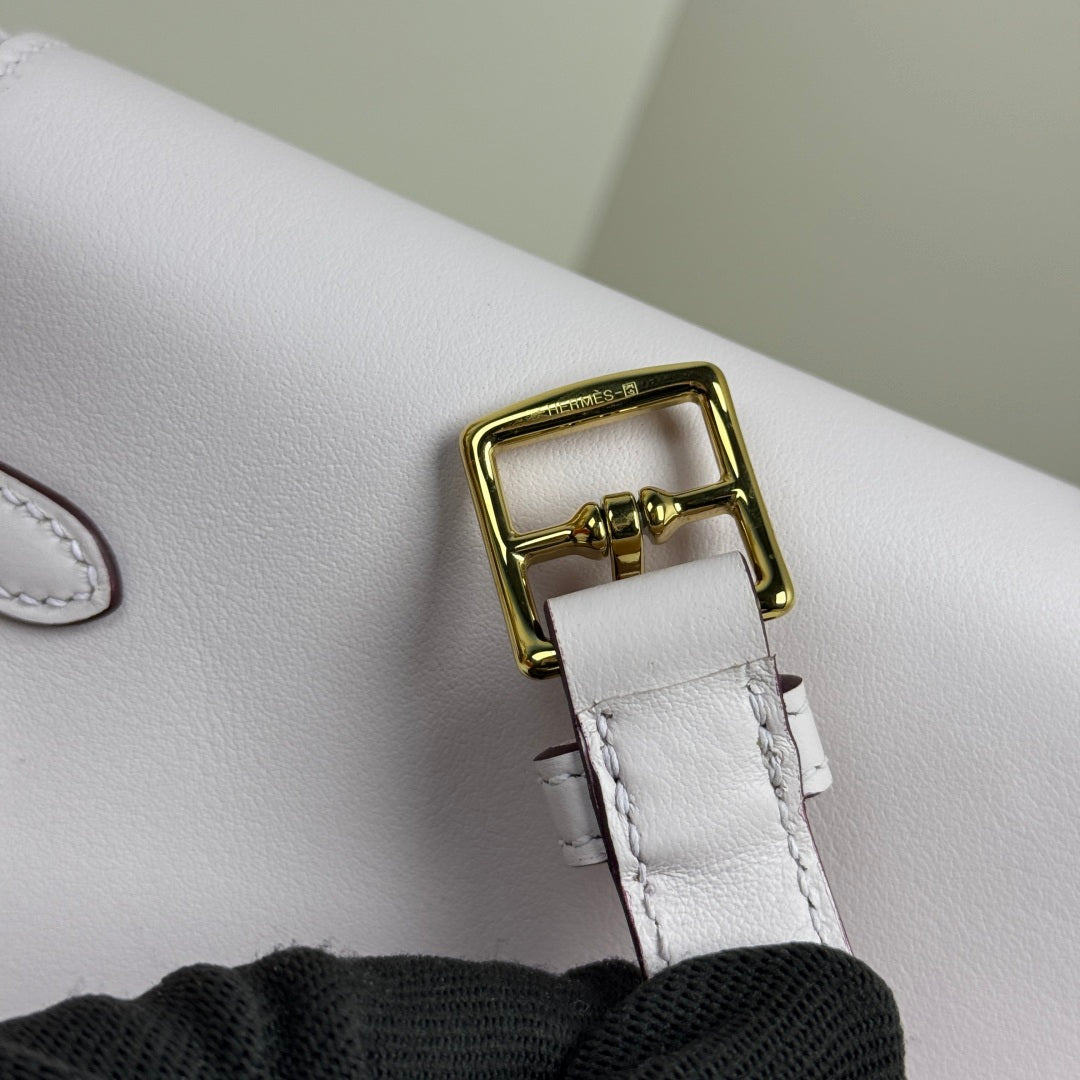 Hermès Pink Swift Kelly Moove Bag Gold 825668