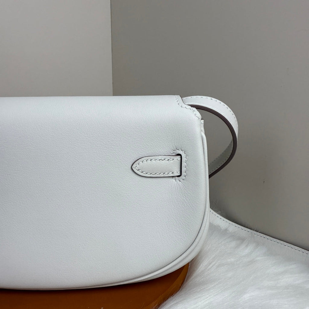 Hermès White Swift Kelly Moove Bag Silver 825671
