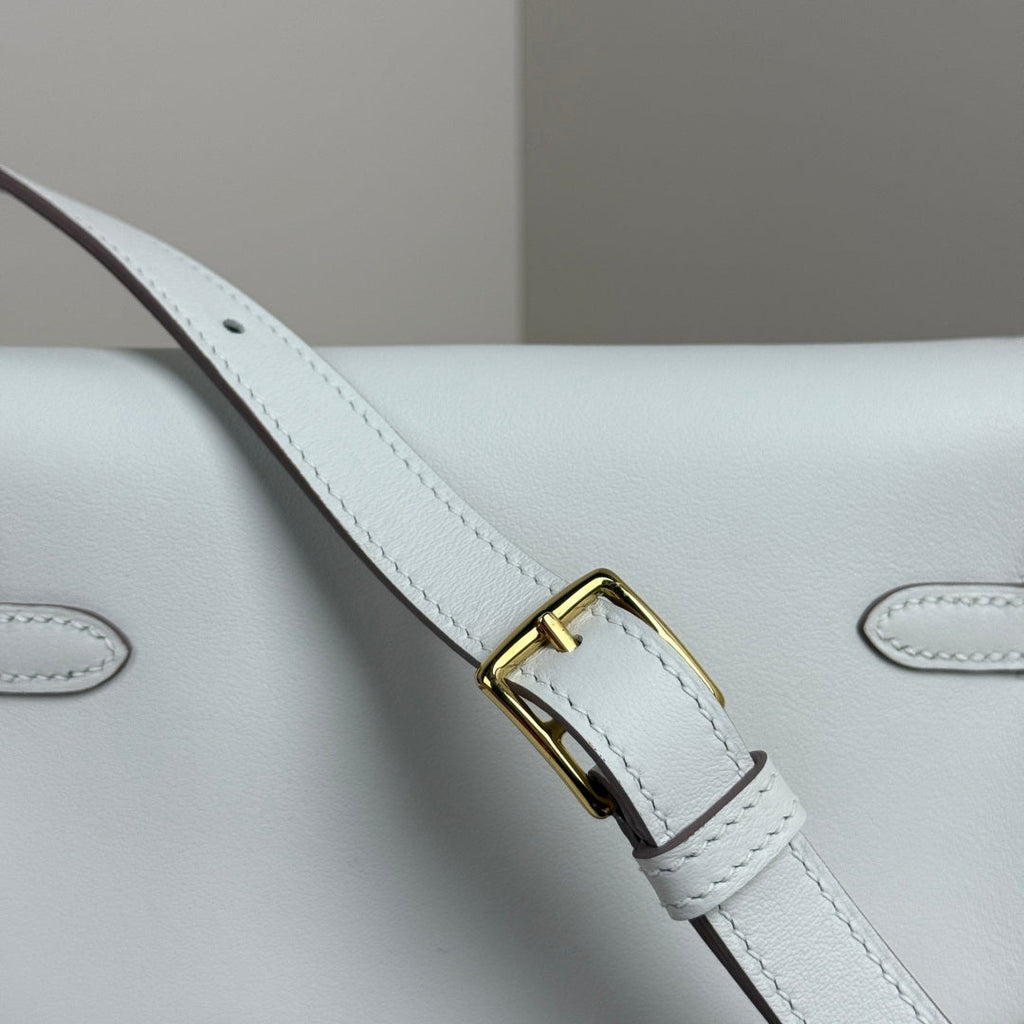 Hermès White Swift Kelly Moove Bag Gold 825672