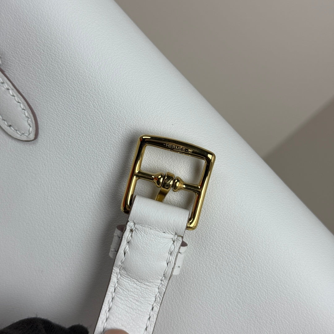 Hermès White Swift Kelly Moove Bag Gold 825672