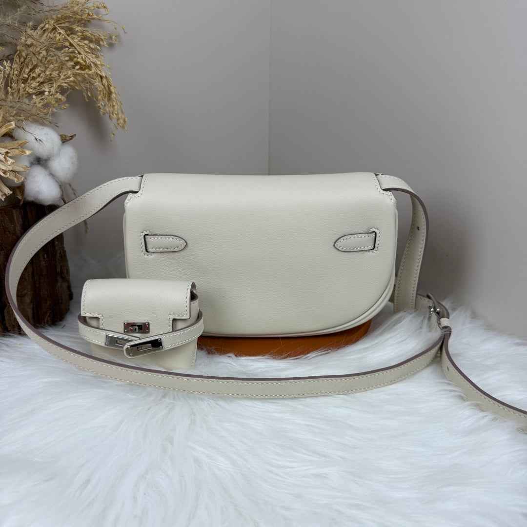 Hermès Beige Swift Kelly Moove Bag Silver 825670