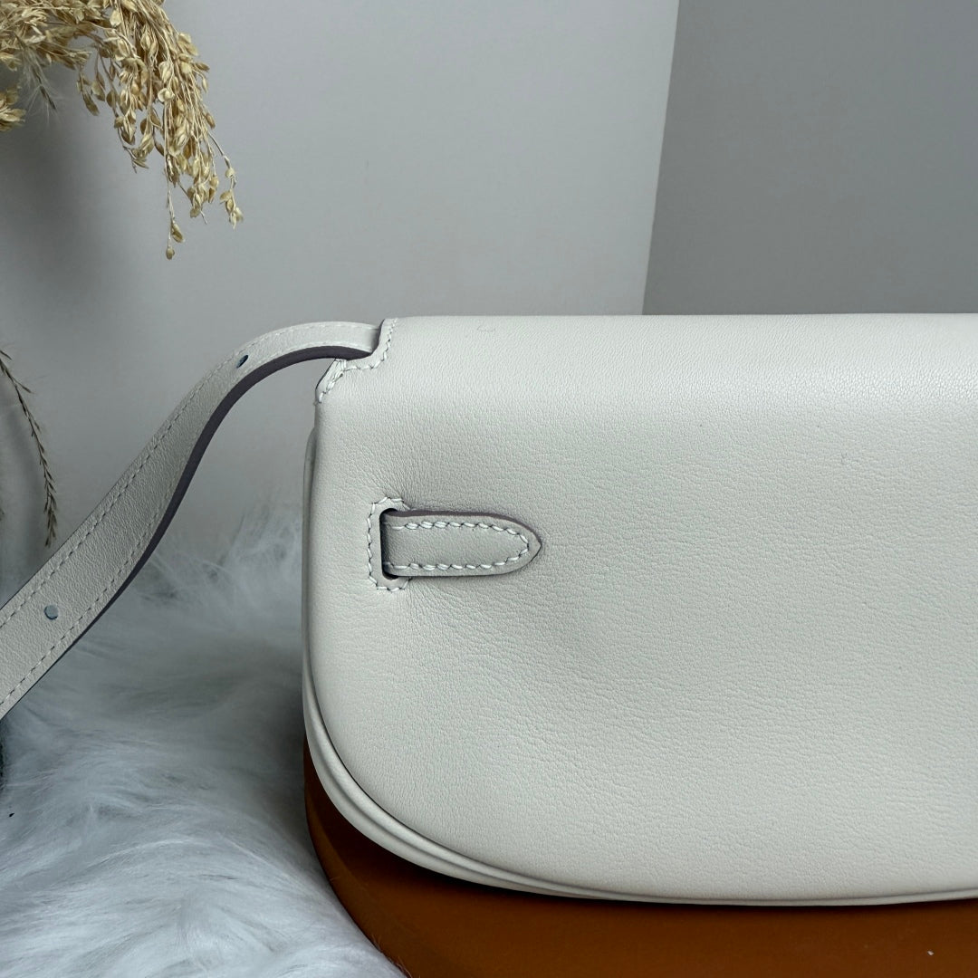 Hermès Beige Swift Kelly Moove Bag Silver 825670