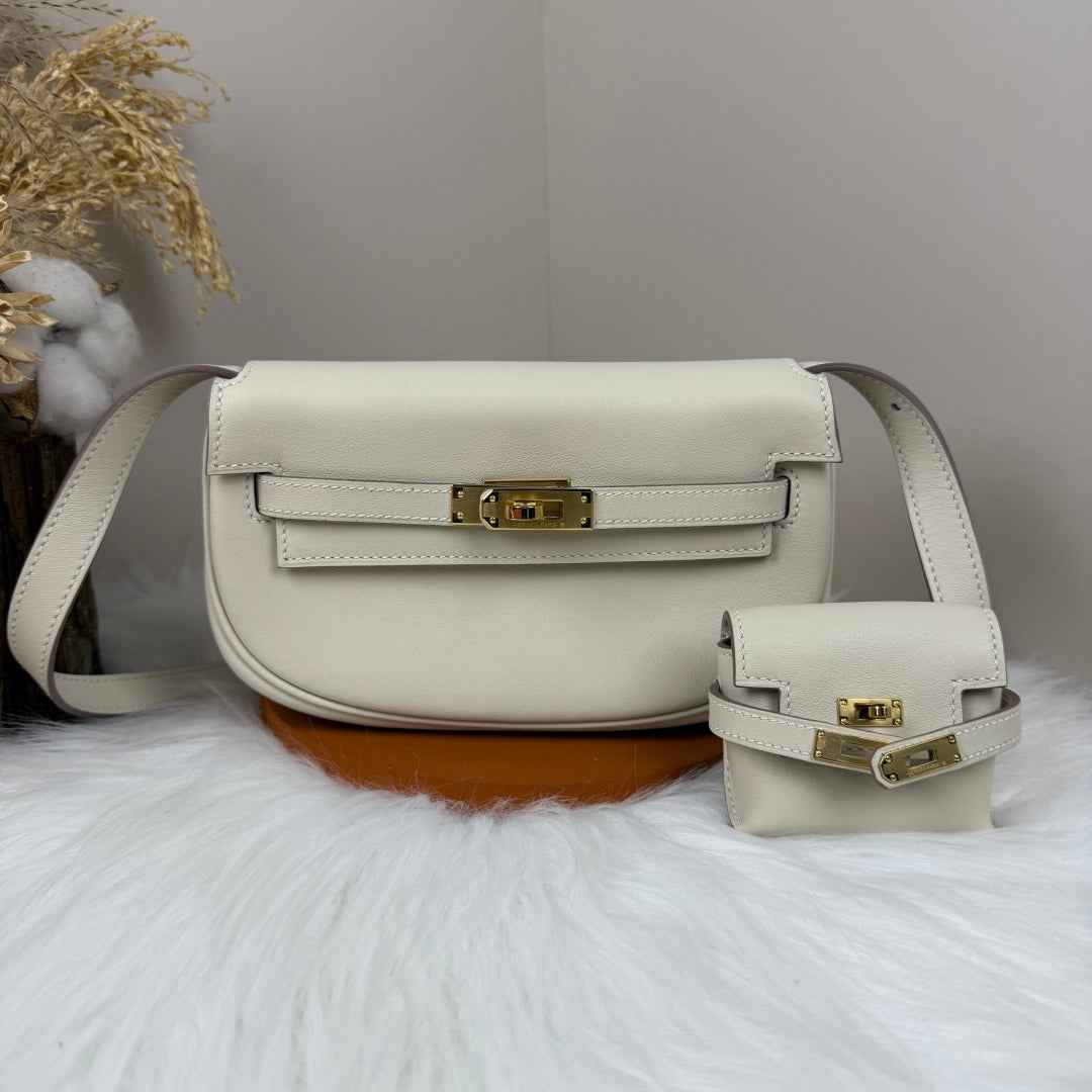 Hermès Beige Swift Kelly Moove Bag Gold 825669