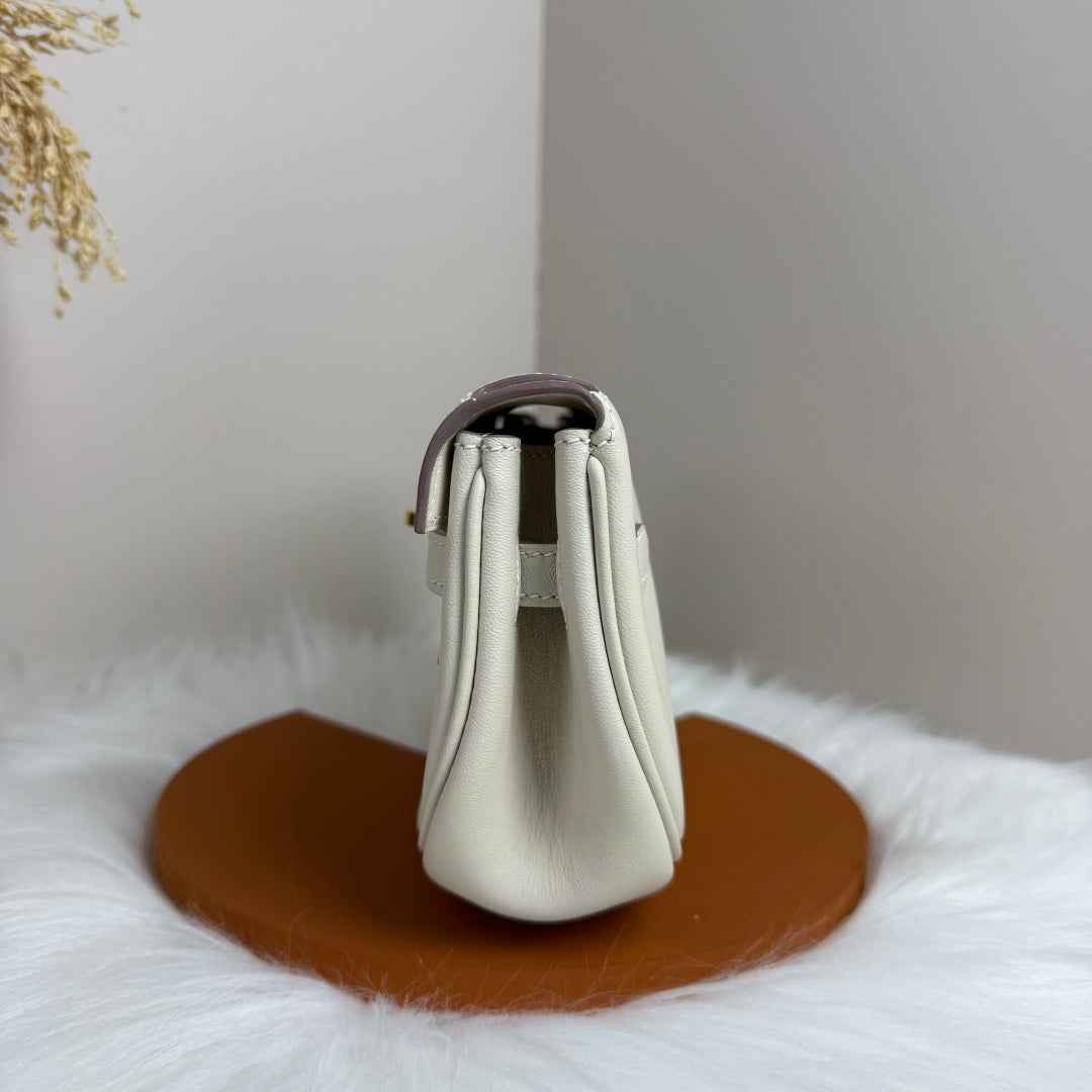 Hermès Beige Swift Kelly Moove Bag Gold 825669