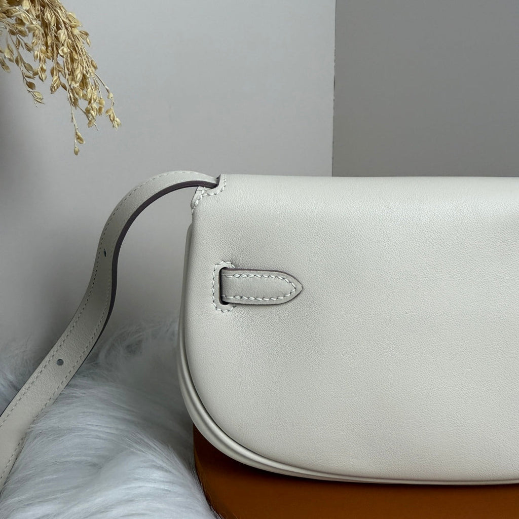 Hermès Beige Swift Kelly Moove Bag Gold 825669