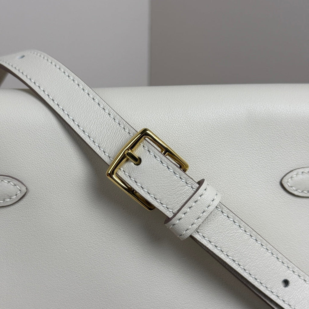 Hermès Beige Swift Kelly Moove Bag Gold 825669
