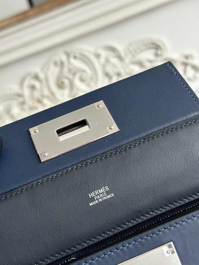Hermès 24/24 Mini Bag Evercolor Swift Leather Navy Blue Silver