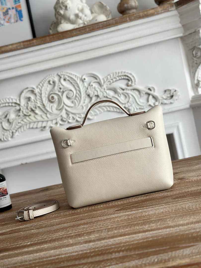 Hermès 24/24 Mini Bag Evercolor Swift Leather Beige Silver