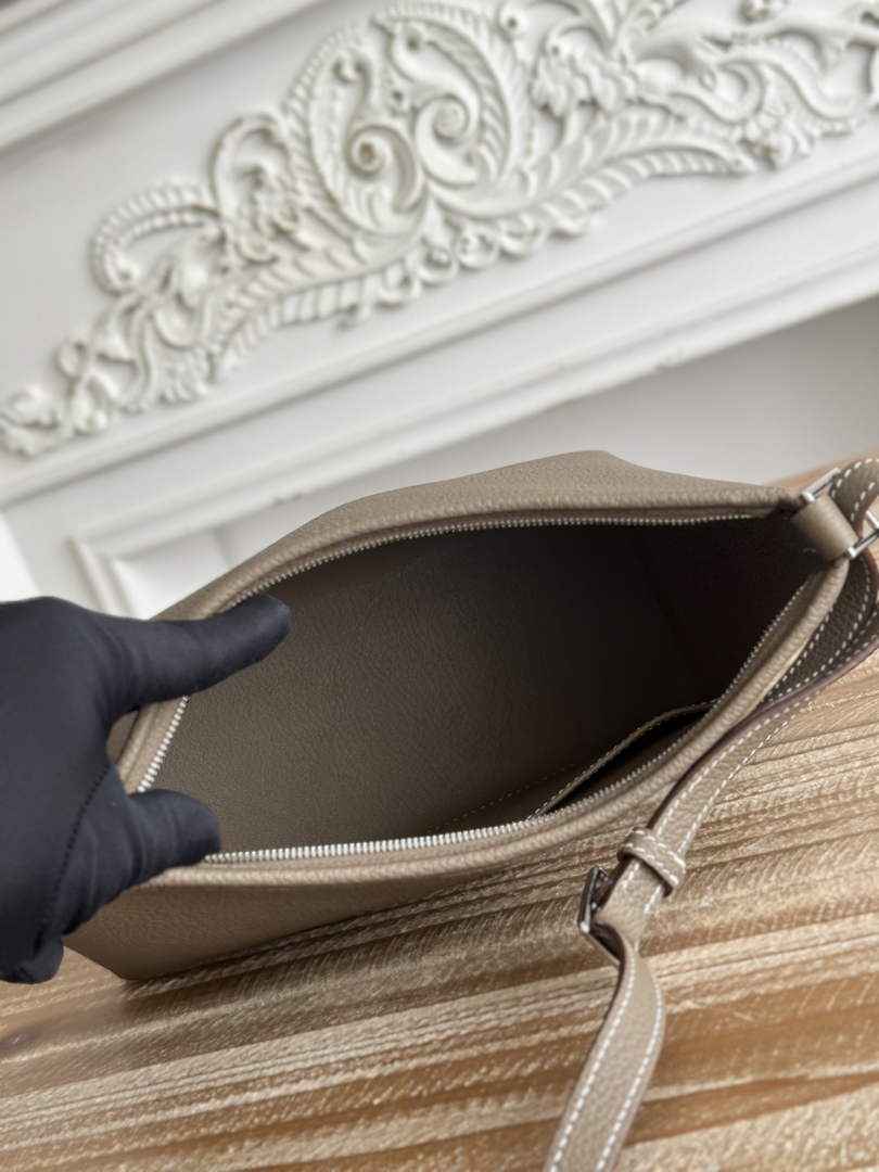 Hermes Berlingot Bag Leather H267908